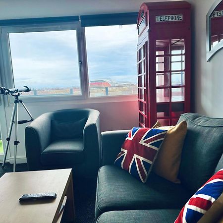 Unique View Of Anfield Stadium - Charming 2 Bedroom Apartment In Liverpool With Parking Exteriér fotografie