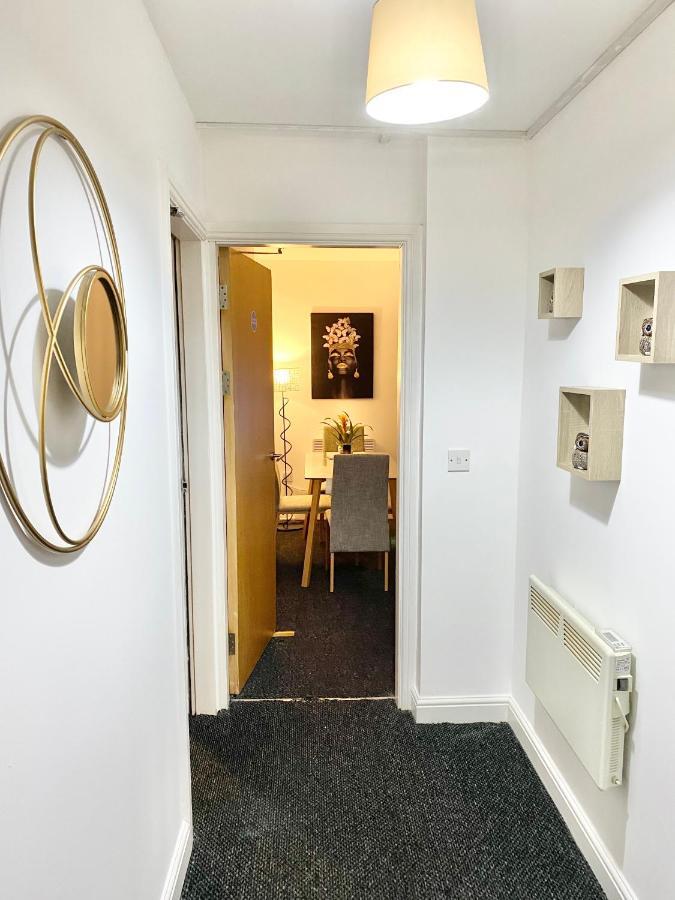 Unique View Of Anfield Stadium - Charming 2 Bedroom Apartment In Liverpool With Parking Exteriér fotografie