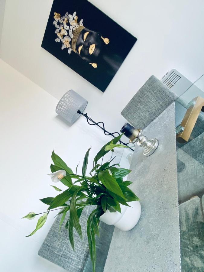 Unique View Of Anfield Stadium - Charming 2 Bedroom Apartment In Liverpool With Parking Exteriér fotografie