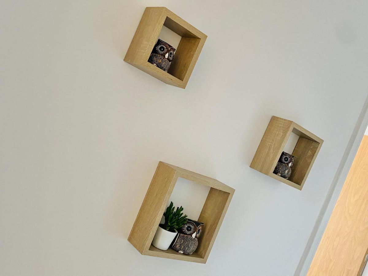Unique View Of Anfield Stadium - Charming 2 Bedroom Apartment In Liverpool With Parking Exteriér fotografie