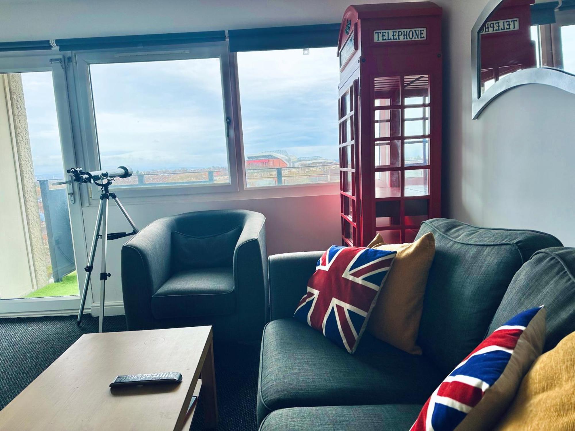 Unique View Of Anfield Stadium - Charming 2 Bedroom Apartment In Liverpool With Parking Exteriér fotografie